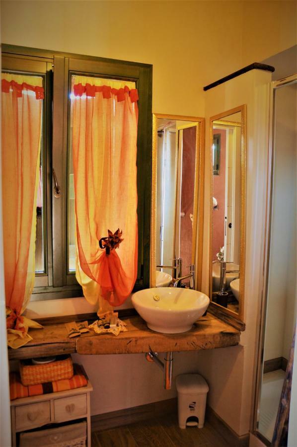 קסטיליונה דיי פפולי B&B La Piazzetta מראה חיצוני תמונה