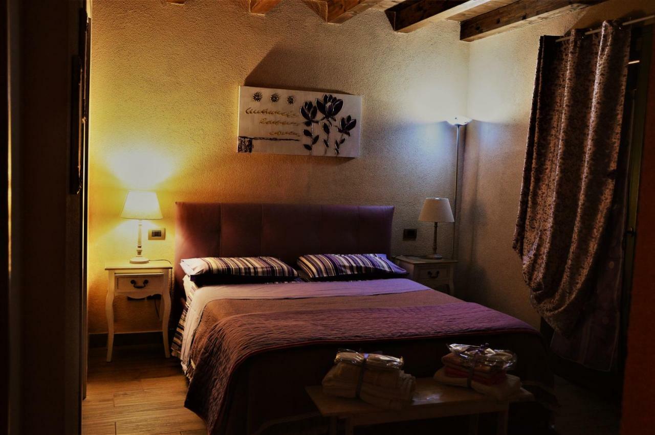 קסטיליונה דיי פפולי B&B La Piazzetta מראה חיצוני תמונה